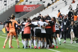Türkiye Kadın Futbol Tarihinin ilk derbisinin galibi Kartaliçeler!