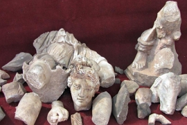 Parion Antik Kenti ve ihtişamının simgesi Roma Tiyatrosu