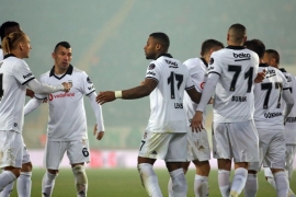 Beşiktaş ikinci yarıya galibiyetle başladı