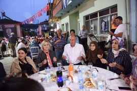 Muharrem İnce, Beşiktaş Gazetesi aracılığıyla Beşiktaşlıların bayramını kutladı