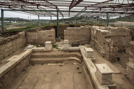 Parion Antik Kenti ve ihtişamının simgesi Roma Tiyatrosu