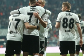 Açılın şampiyon geliyor