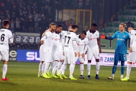 Beşiktaş ikinci yarıya galibiyetle başladı