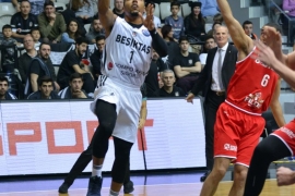 Kartal evinde kazandı