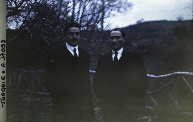 29 Aralık 1922’de Ankara’da çekilen fotoğrafta Mustafa Kemal Atatürk, dönemin başbakanı Rauf Orbay ile görüntülendi.