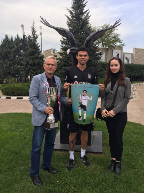 gazeteci ismail baştuğ pepeye kupa verdi