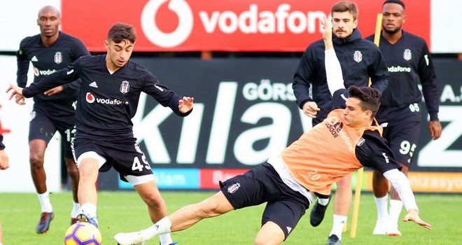 Şenol Güneş, oyuncularına taktik çalıştırdı