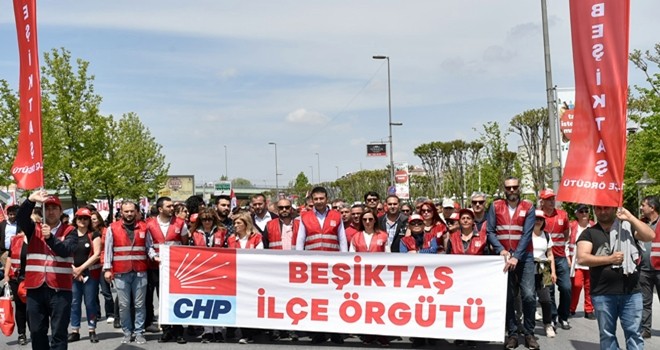 Beşiktaş Belediye Başkanı Akpolat 1 Mayıs'ı işçilerle kutladı