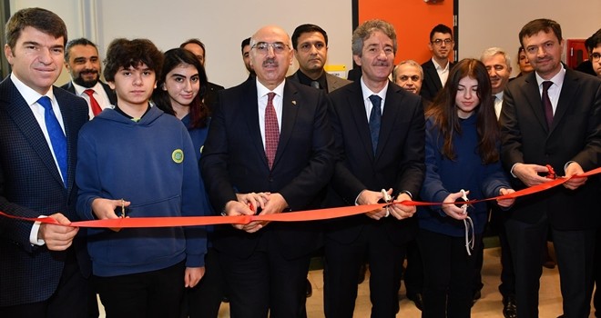 Beşiktaş'ta İstanbul Üniversitesi Itri Güzel Sanatlar Lisesi'ne yeni kütüphane