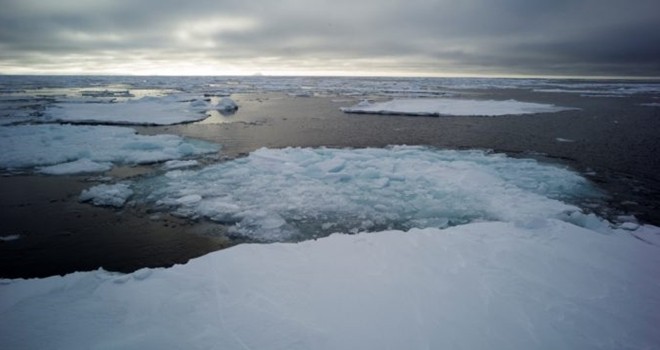 Dünya alarm veriyor, denizi kaplayan buz eridi