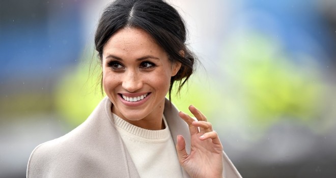 Kraliyete katıldığından beri en iyi kıyafetleri yıprandı