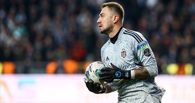 Beşiktaş'ta Mert Günok’un sözleşmesini uzatıldı!
