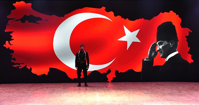 Beşiktaş'ta Cumhuriyet Defilesi