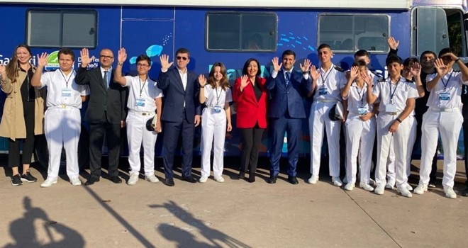 ÖZEL HABER: Mavi Nefes Gezici Eğitim Otobüsü Beşiktaş'ta!