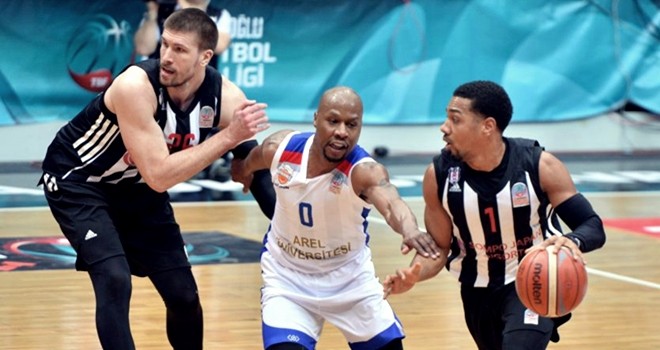 Potanın Kartalları evinde kazandı