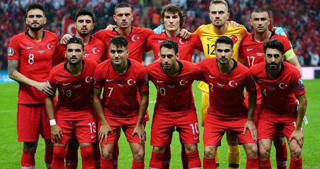 Beşiktaş'tan A Milli Futbol Takımı'na kutlama