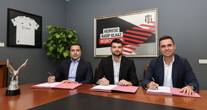 Beşiktaş'ta Ersin Destanoğlu'nun sözleşmesi yenilendi