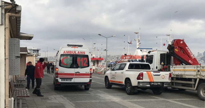 Otomobilde tartıştığı kız arkadaşını öldürüp köprüden atladı