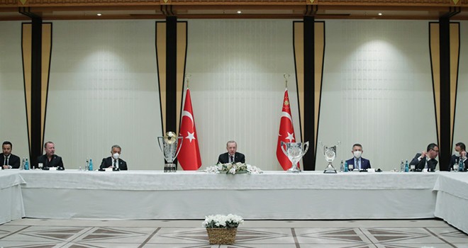 Cumhurbaşkanı Erdoğan, şampiyon Beşiktaş'ı kabul etti