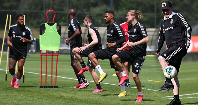 Sergen Yalçın Beşiktaş'ta sistemi değiştiriyor