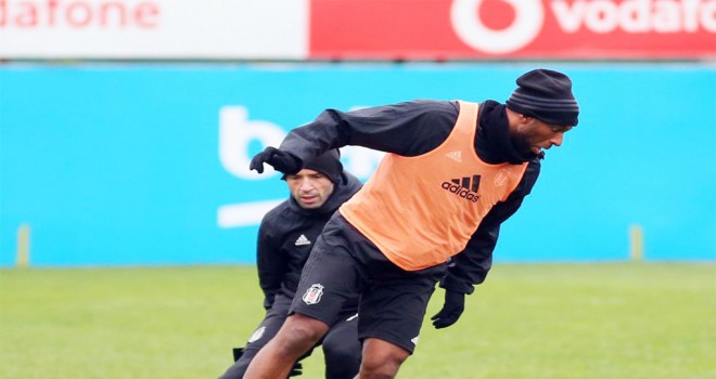 Ryan Babel çalışmaya başladı