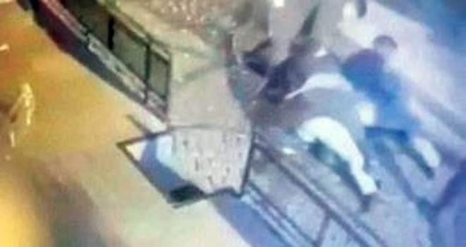 Beşiktaş'ta ev kiralamak isteyen 2 öğrenciye emlakçı dehşeti!