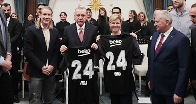 Vida’dan Cumhurbaşkanı Erdoğan’a Beşiktaş forması