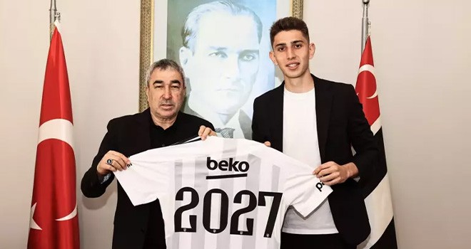 Beşiktaş'ta Demir Ege Tıknaz'ın sözleşmesi uzatıldı