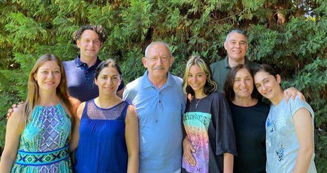 Kılıçdaroğlu'ndan aile fotoğrafıyla Kurban Bayramı kutlaması