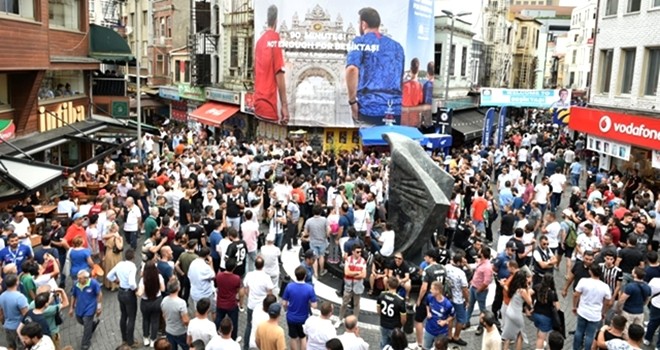 Süper Kupa'nın kazananı Beşiktaş esnafı