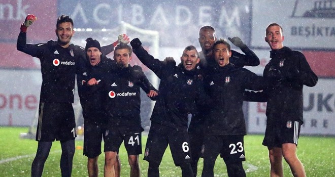 Sağanak yağmurda taktik çalıştılar