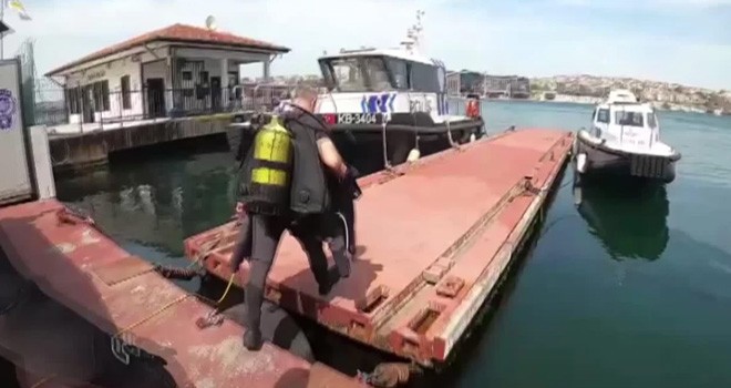 Beşiktaş'ta dalış yaptıktan sonra şehit olan dalgıç polis için anma dalışı