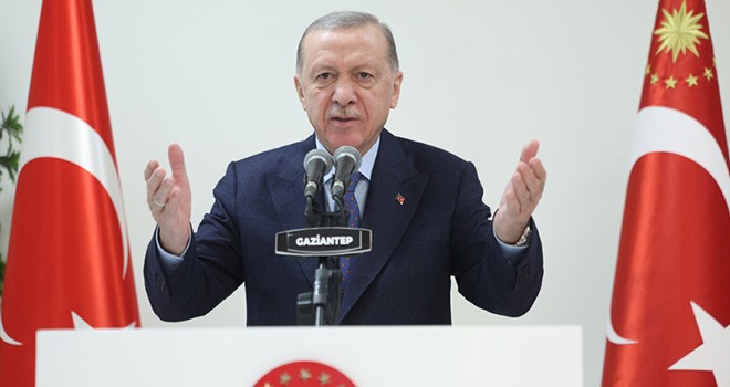 Cumhurbaşkanı Erdoğan: Türkiye, asrın birlikteliğini sergileyerek asrın felaketinin yaralarını süratle sarıyor