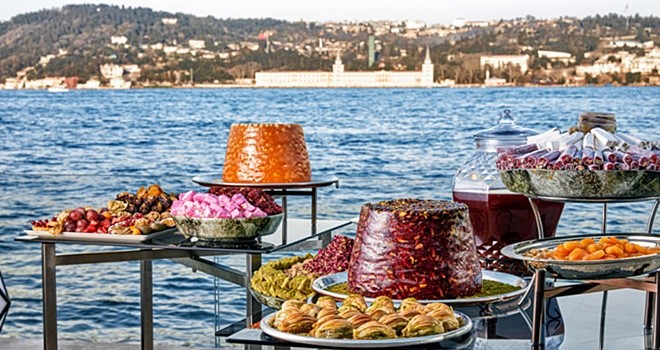 Boğaz manzaralı 13 bin TL’yi aşan lüks iftar
