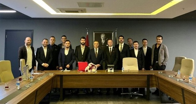 Genç Beşiktaşlılar Grubu'ndan Başkan Çebi'ye ziyaret