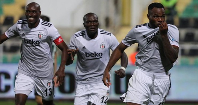 Aboubakar ve Larin lige damgasını vurdu