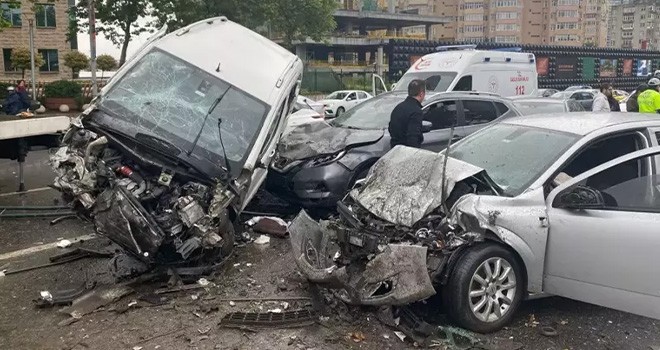 Beşiktaş'ta Büyükdere Caddesi'nde zincirleme trafik kazası
