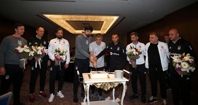 Kartal, öğretmenler gününü kutladı