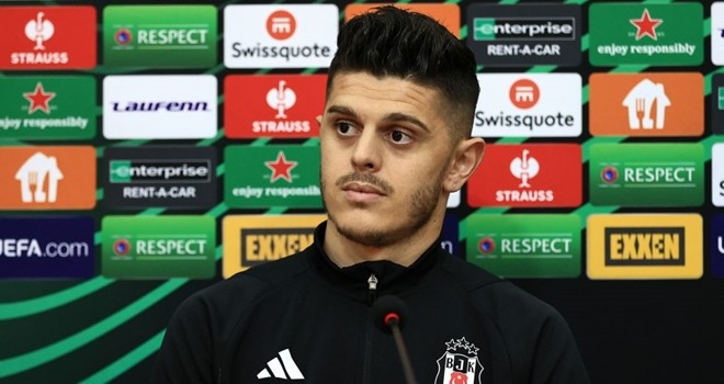 Milot Rashica'dan Burak Yılmaz'a destek!