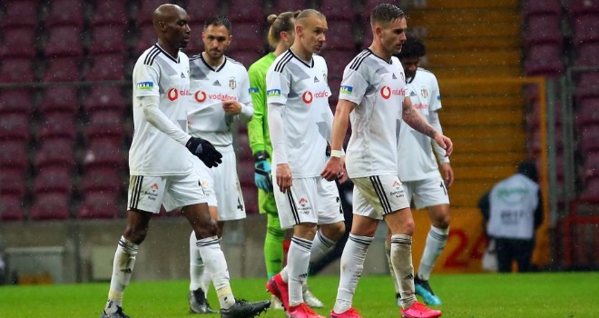 Beşiktaş ve Galatasaray golsüz berabere kaldı