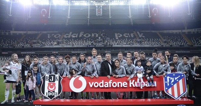 Kartaliçeler, Atlético de Madrid İle karşılaştı