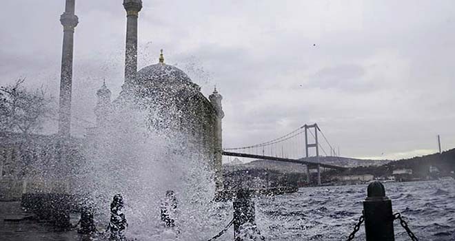 İstanbul’da fırtına ve sağanak uyarısı!