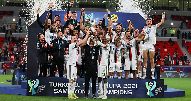 Liderler Beşiktaş'ı kutladı!