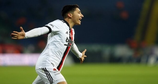 Emirhan İlkhan imza için Torino'da