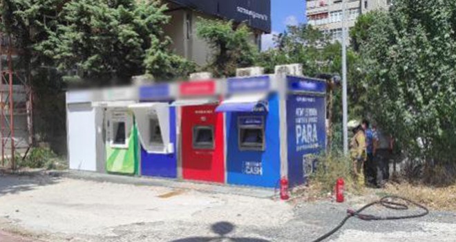 Beşiktaş'ta banka ATM'sinde yangın!