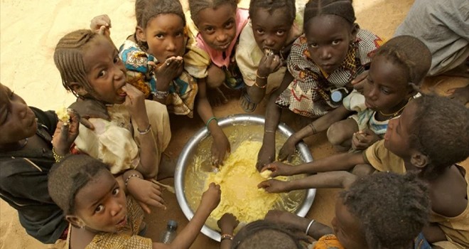 Milyonlarca çocuk açlıktan ölüyor!