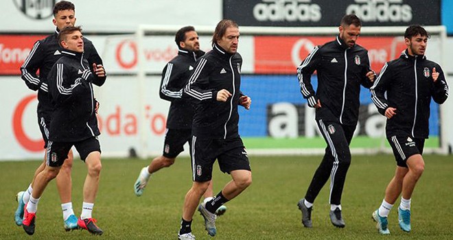 Sağanak yağmur altında antrenman