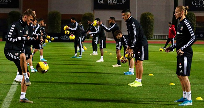 Kamp çalışmaları hızla sürüyor