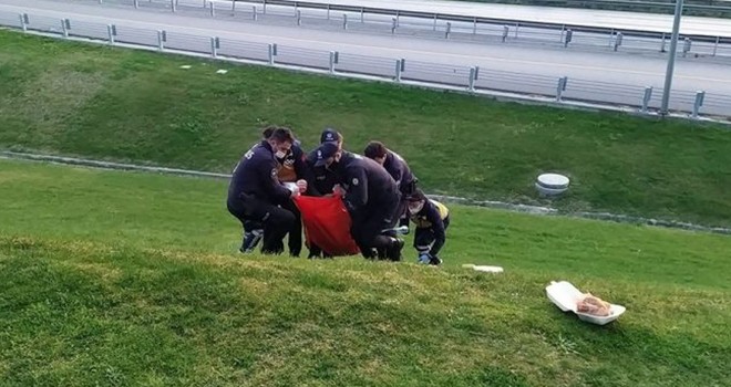 Beşiktaş'ta yol kenarında kahvaltı yaparken vuruldu