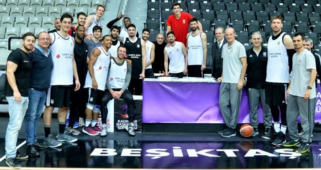 Antrenmandan sonra kutlama